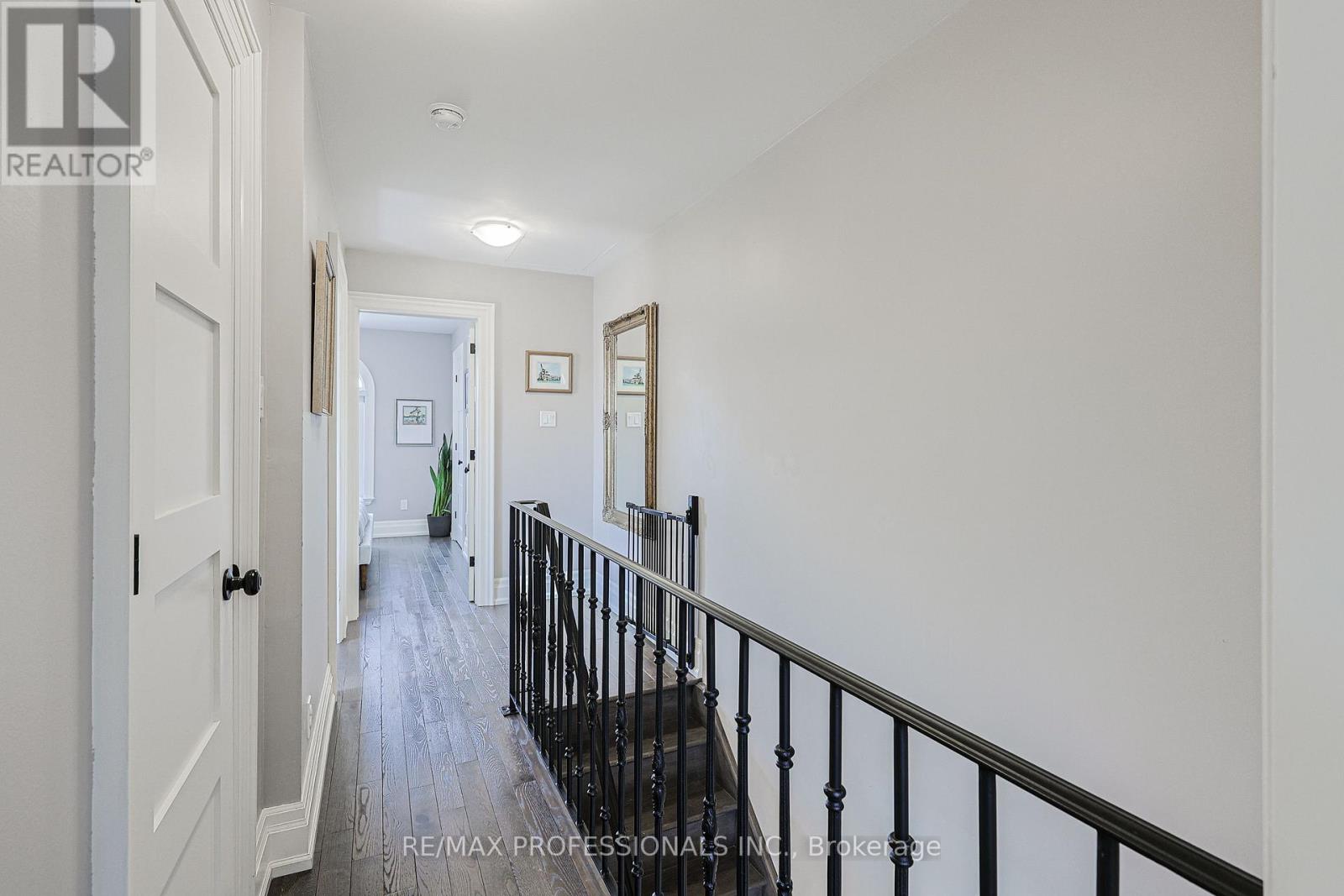 9b Harlton Crescent, Toronto, Ontario  M6M 1L2 - Photo 21 - W13034844