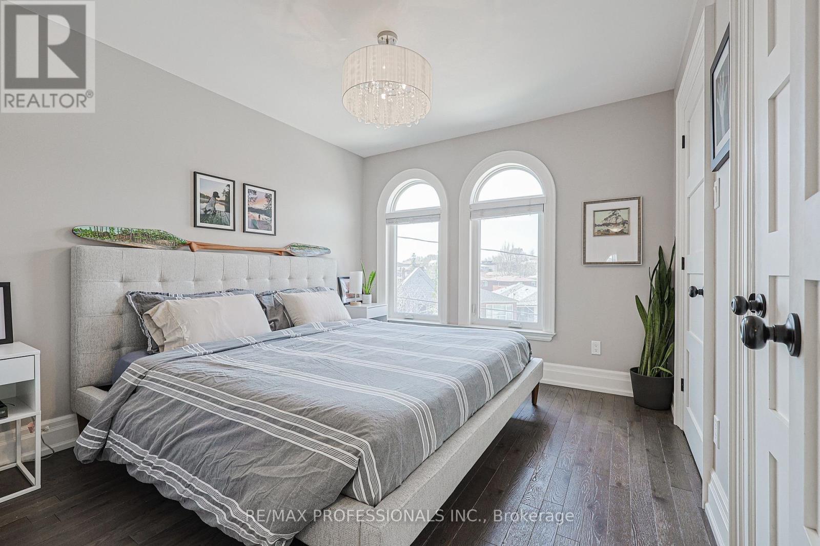 9b Harlton Crescent, Toronto, Ontario  M6M 1L2 - Photo 23 - W13034844