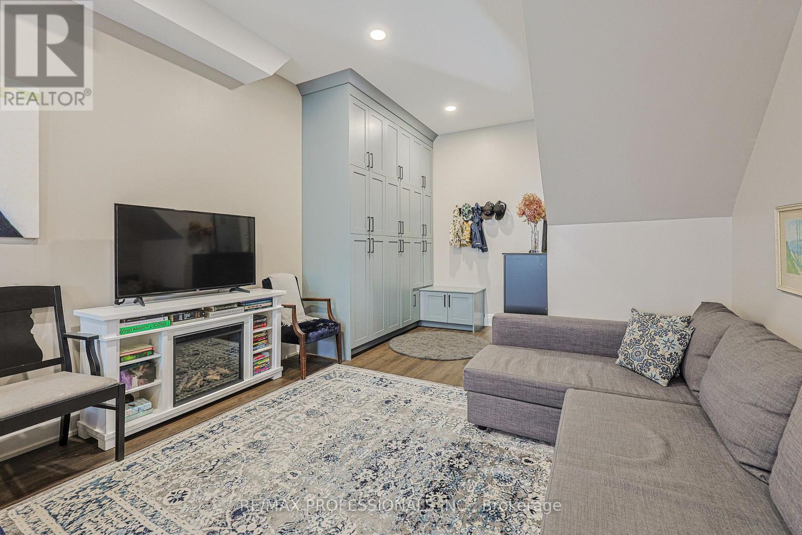 9b Harlton Crescent, Toronto, Ontario  M6M 1L2 - Photo 35 - W13034844