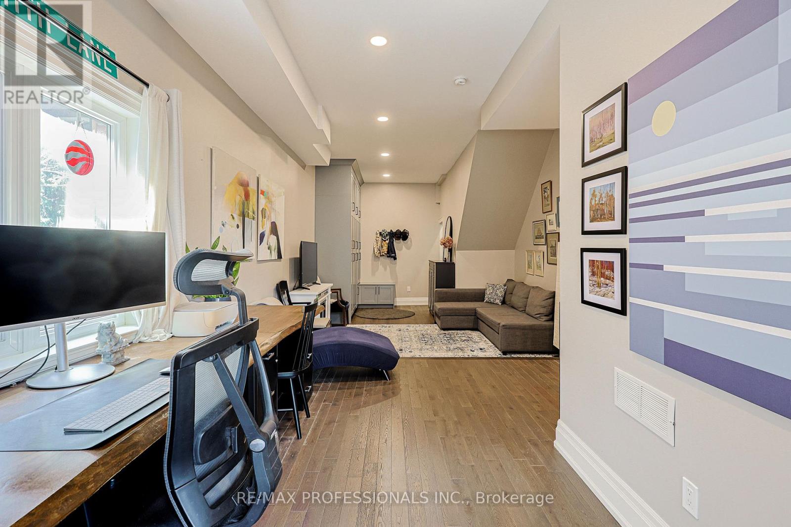 9b Harlton Crescent, Toronto, Ontario  M6M 1L2 - Photo 39 - W13034844