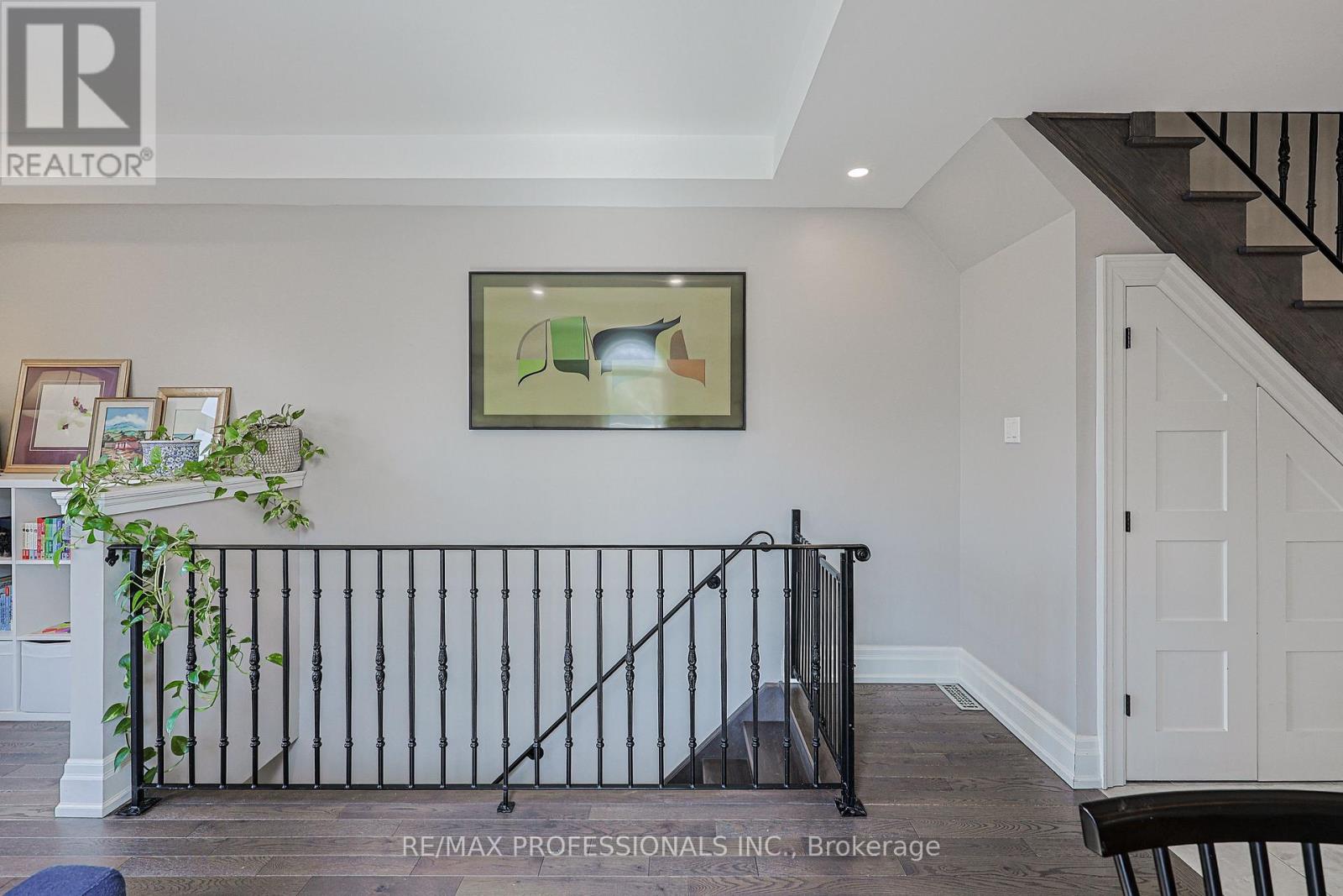 9b Harlton Crescent, Toronto, Ontario  M6M 1L2 - Photo 4 - W13034844