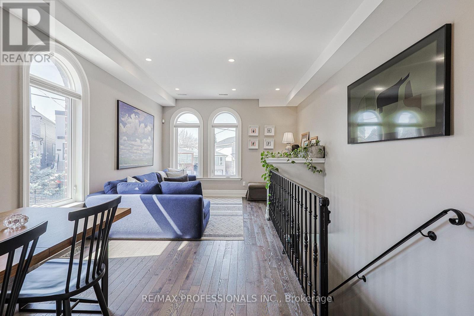 9b Harlton Crescent, Toronto, Ontario  M6M 1L2 - Photo 6 - W13034844