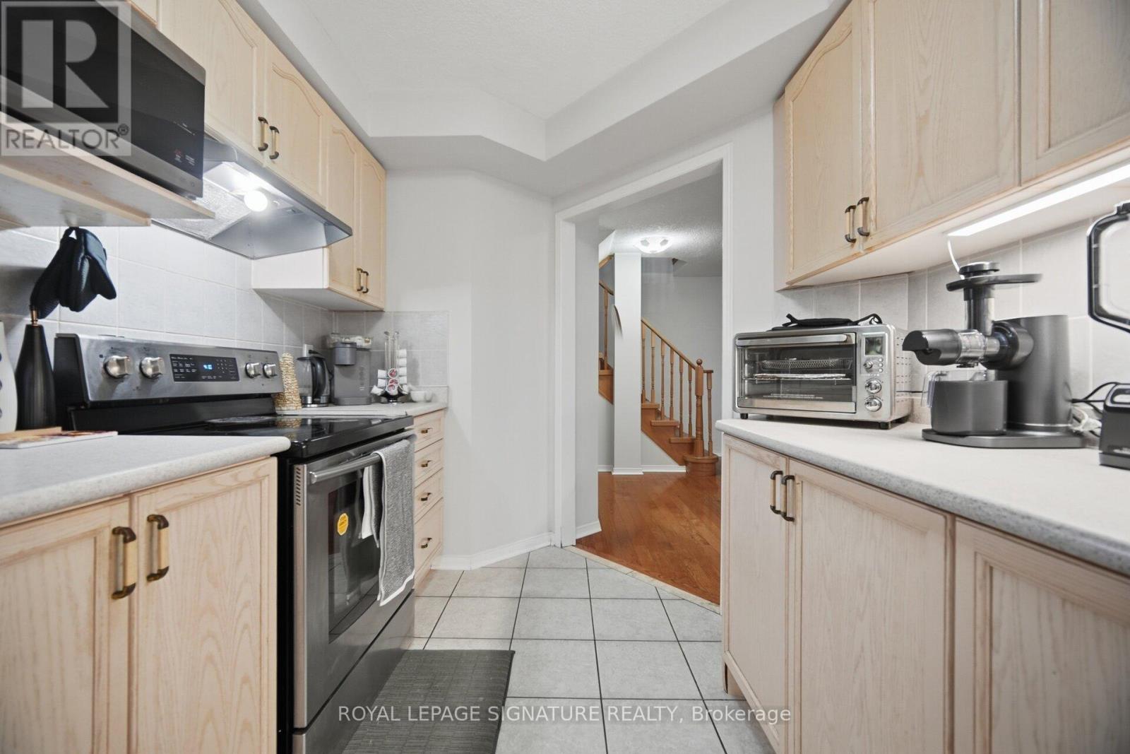 588 Rossellini Drive, Mississauga, Ontario  L5W 1M4 - Photo 12 - W13034898