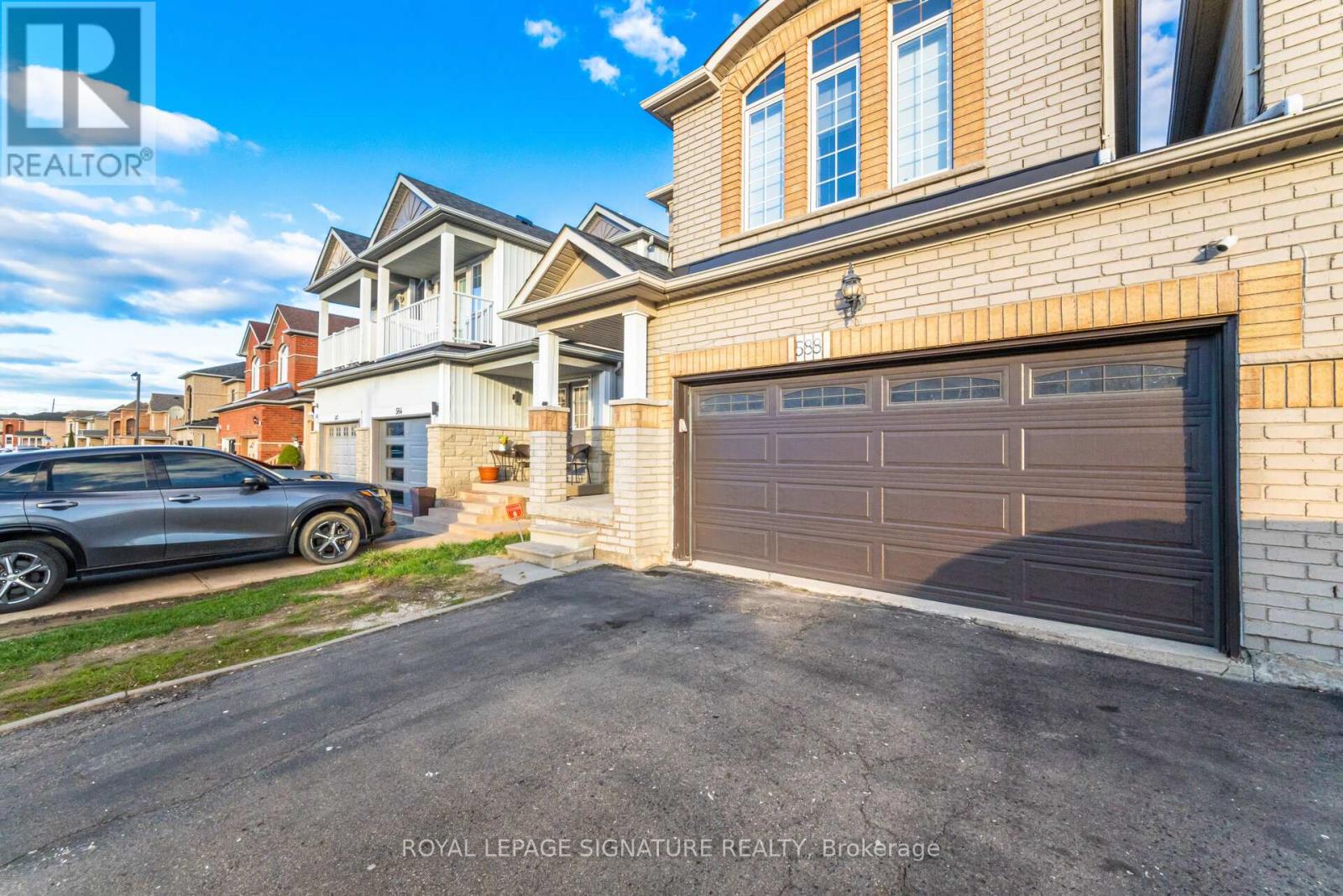 588 Rossellini Drive, Mississauga, Ontario  L5W 1M4 - Photo 3 - W13034898