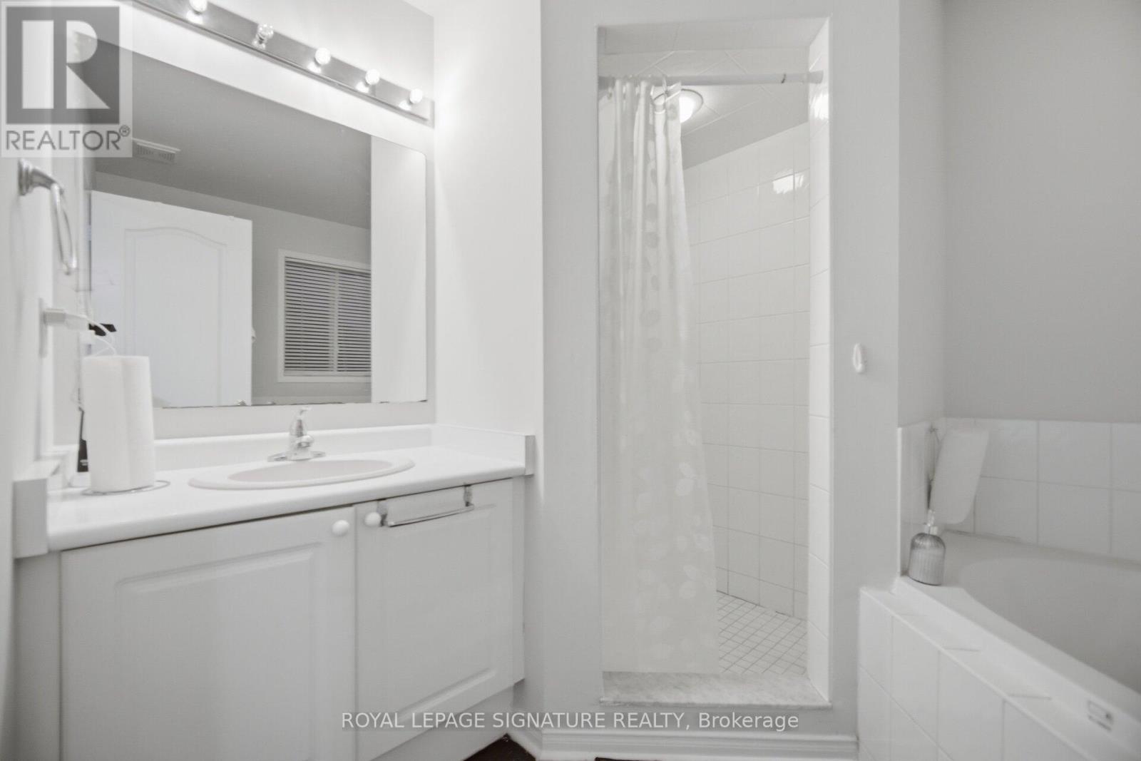 588 Rossellini Drive, Mississauga, Ontario  L5W 1M4 - Photo 38 - W13034898