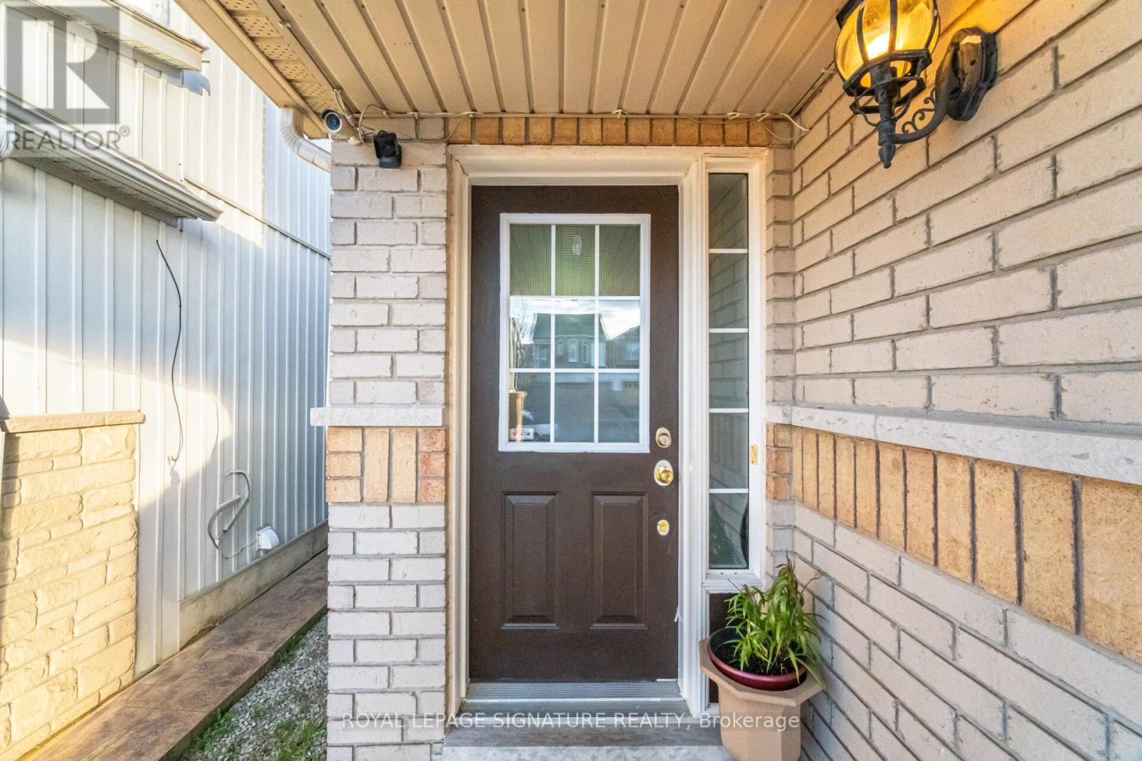 588 Rossellini Drive, Mississauga, Ontario  L5W 1M4 - Photo 4 - W13034898