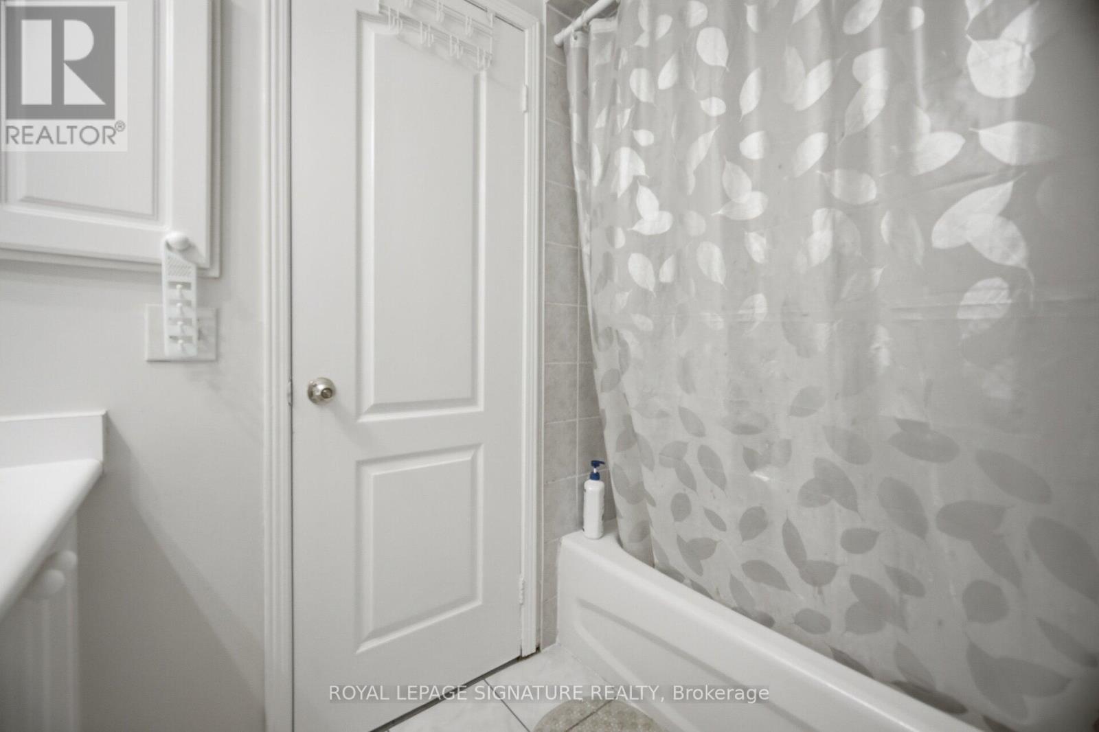 588 Rossellini Drive, Mississauga, Ontario  L5W 1M4 - Photo 45 - W13034898