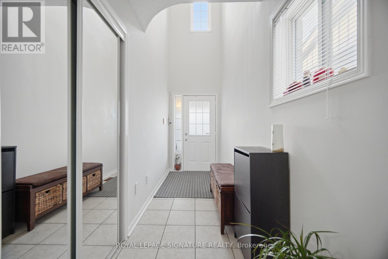 588 Rossellini Drive, Mississauga, Ontario  L5W 1M4 - Photo 5 - W13034898