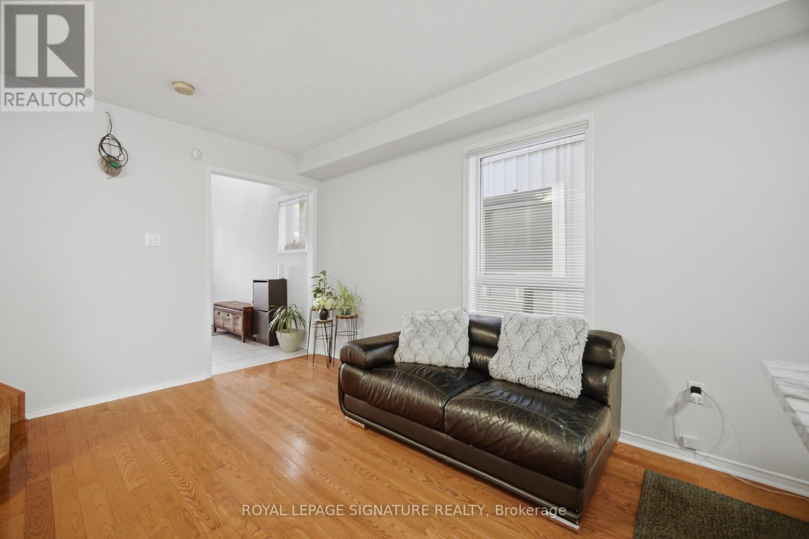 588 Rossellini Drive, Mississauga, Ontario  L5W 1M4 - Photo 7 - W13034898