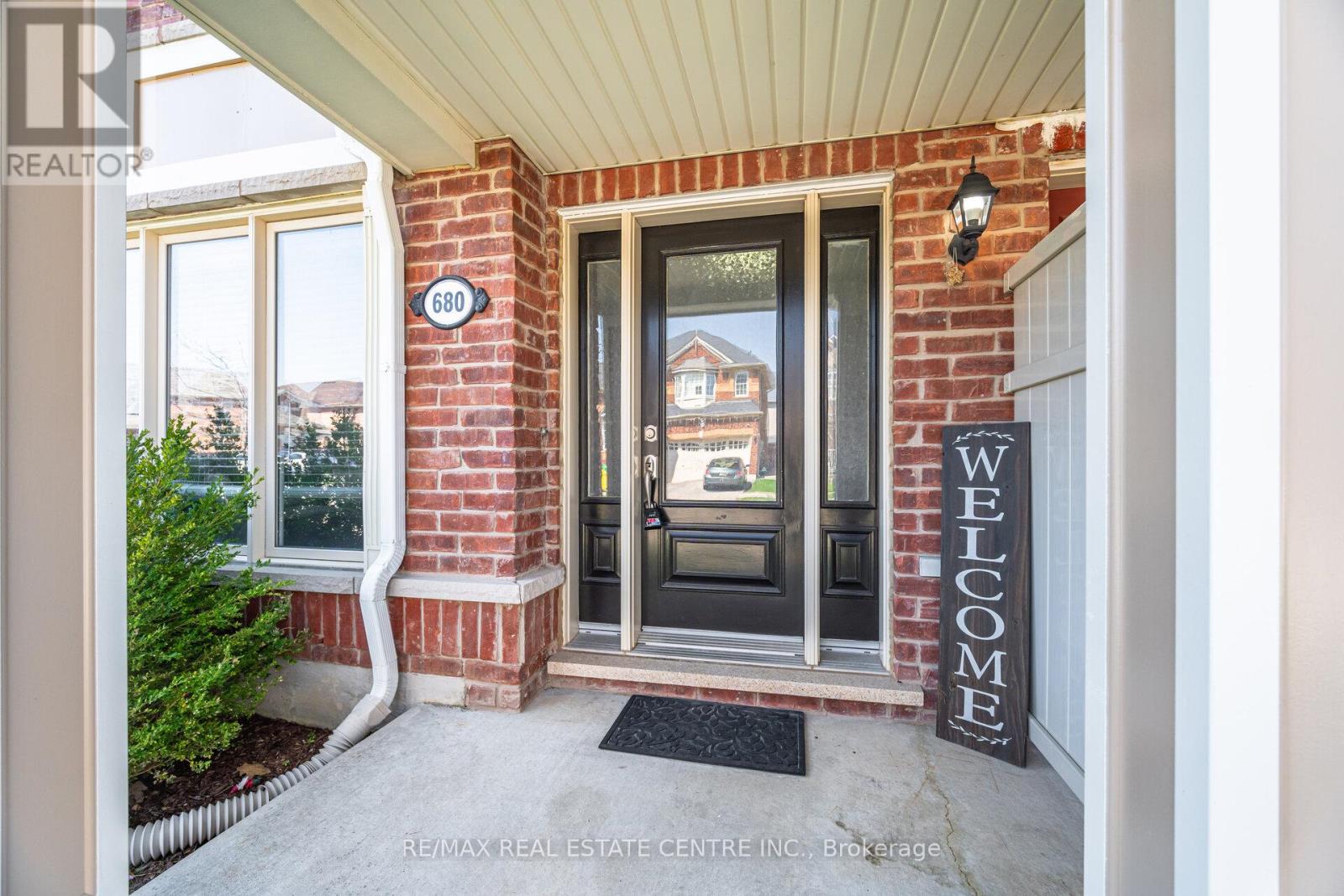 680 Mceastern Path, Milton, Ontario  L9T 0G4 - Photo 2 - W13034908