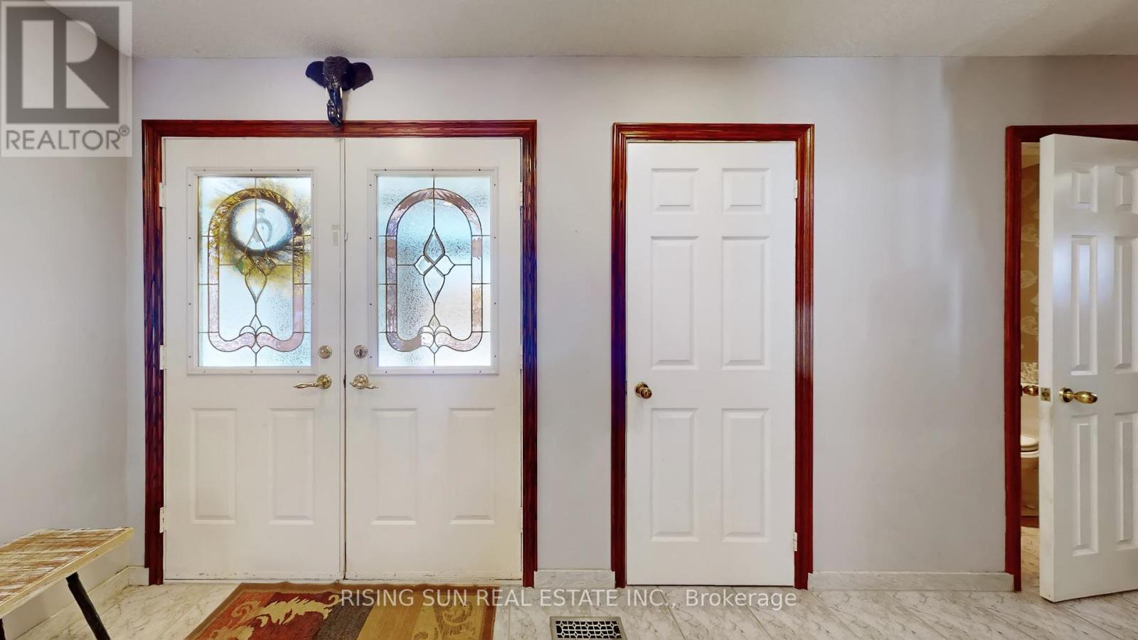 122 Barr Crescent, Brampton, Ontario  L6Z 3C8 - Photo 3 - W13034918