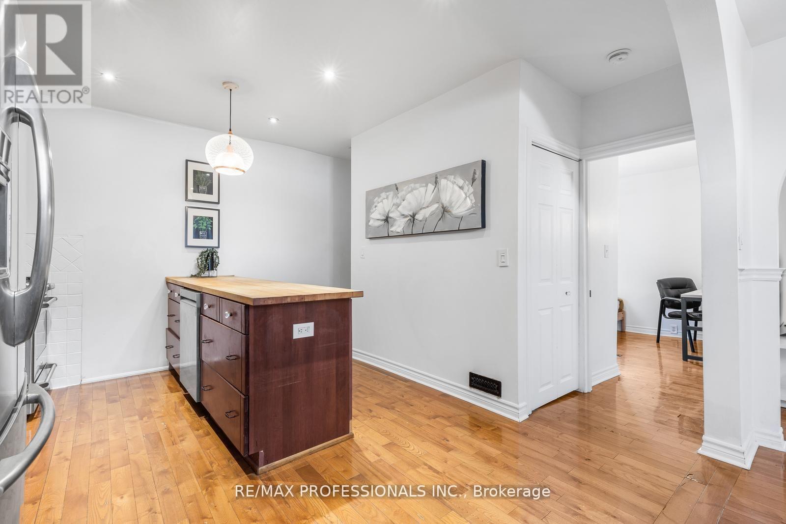 1 Gray Avenue, Toronto, Ontario  M6N 4S5 - Photo 14 - W13034926