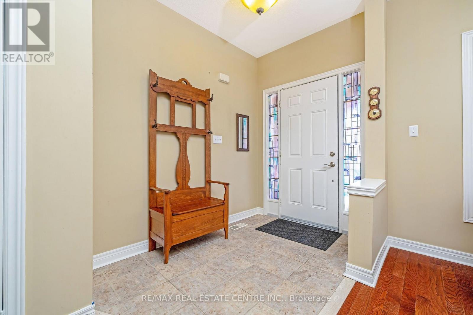 305 Teetzel Drive, Milton, Ontario  L9T 0B1 - Photo 3 - W13034928