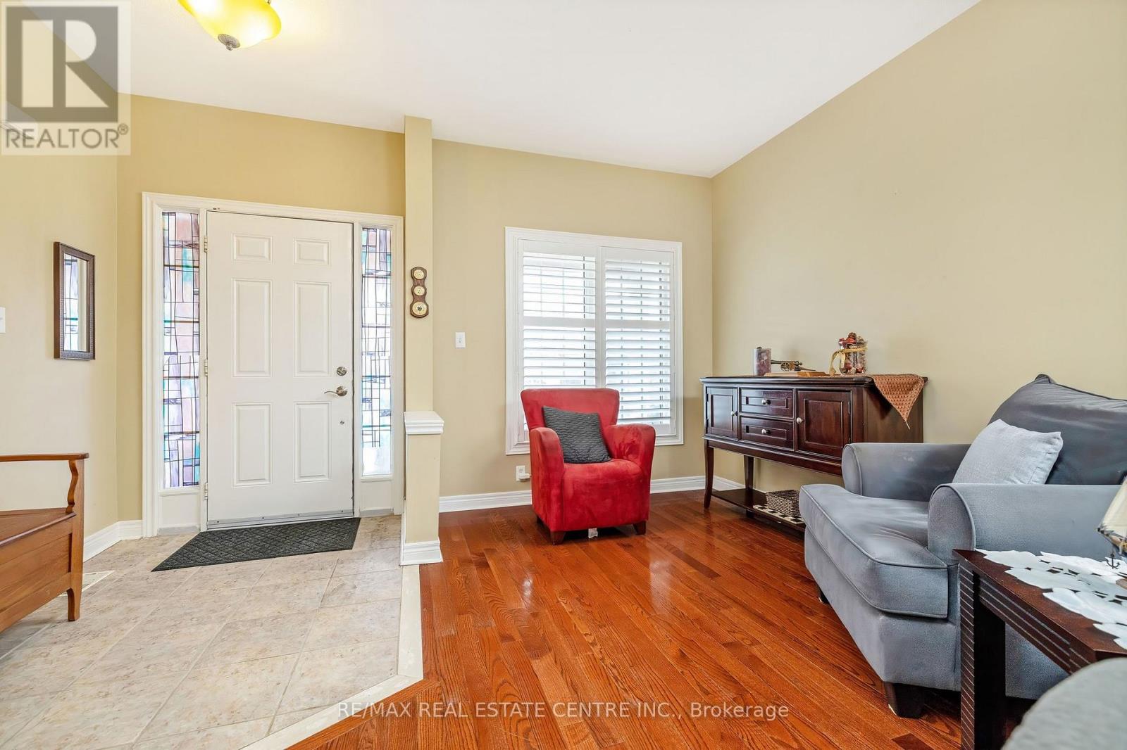 305 Teetzel Drive, Milton, Ontario  L9T 0B1 - Photo 4 - W13034928