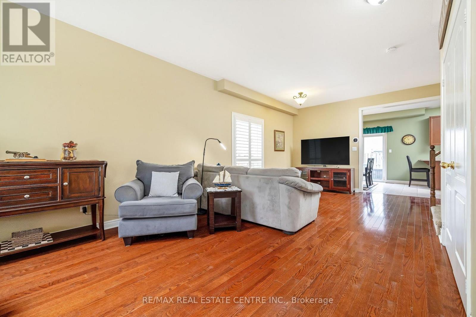 305 Teetzel Drive, Milton, Ontario  L9T 0B1 - Photo 6 - W13034928