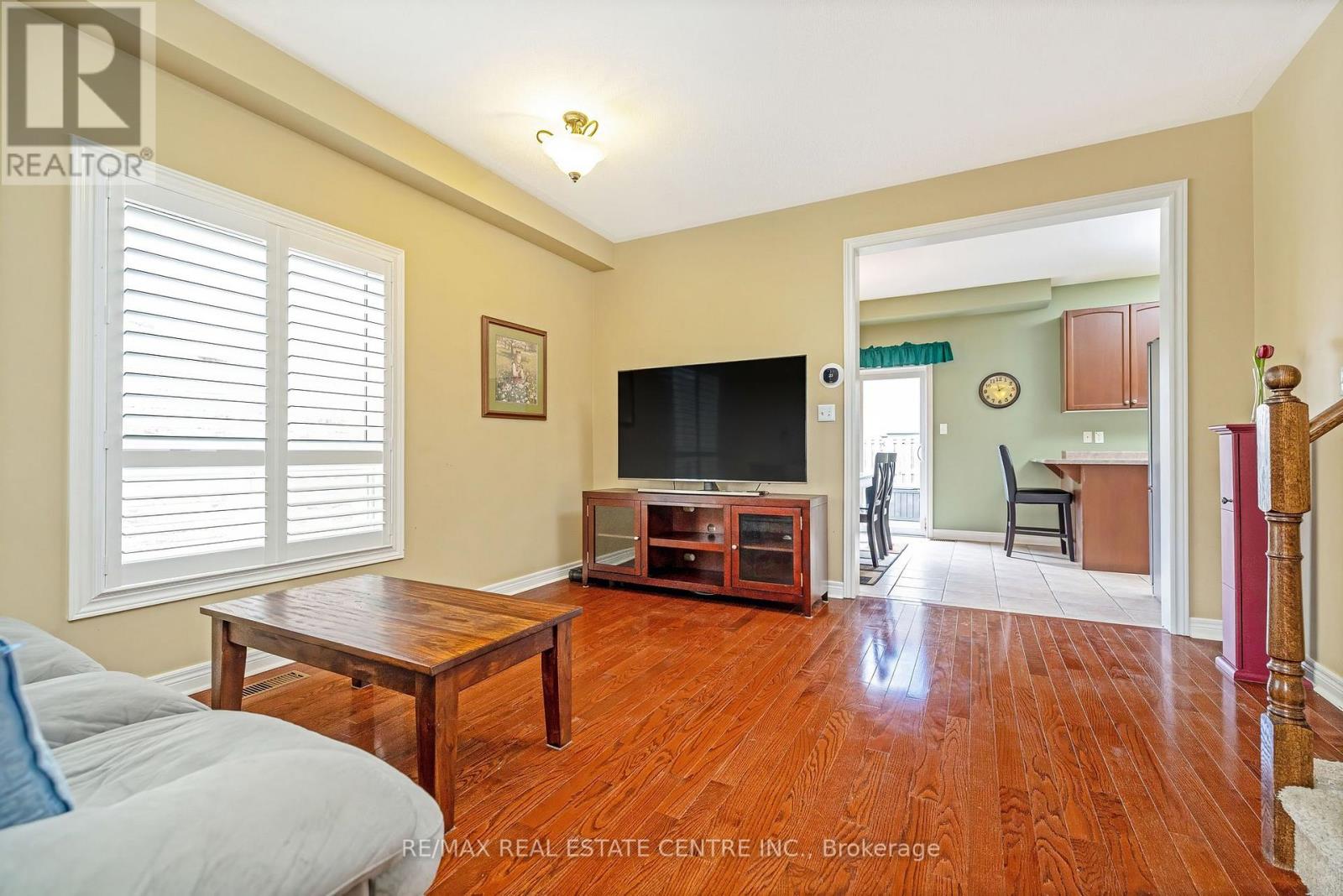 305 Teetzel Drive, Milton, Ontario  L9T 0B1 - Photo 7 - W13034928