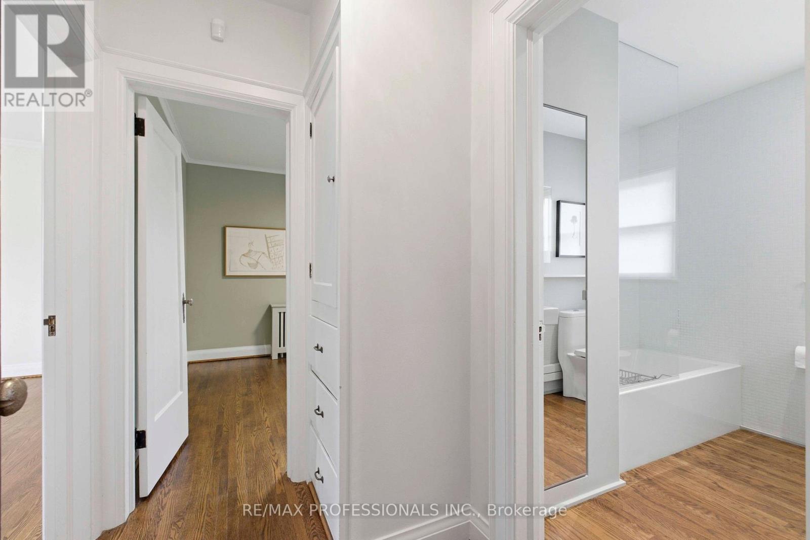 10 Edgemore Drive, Toronto, Ontario  M8Y 2M8 - Photo 23 - W13034930