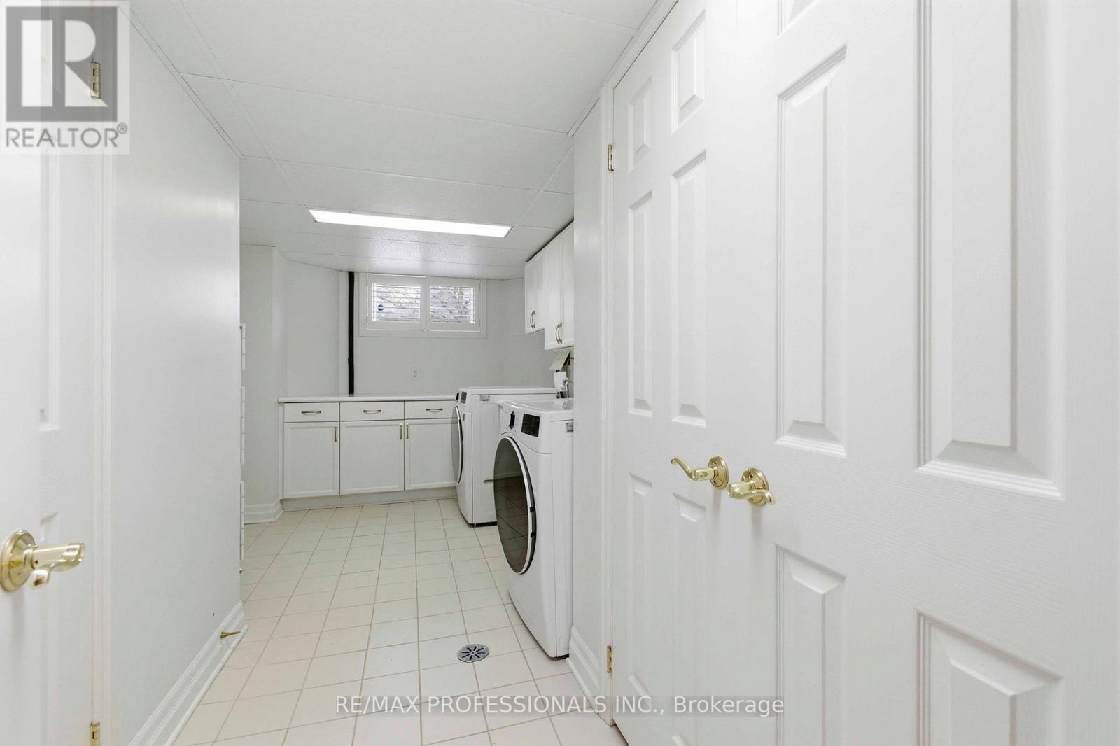 10 Edgemore Drive, Toronto, Ontario  M8Y 2M8 - Photo 33 - W13034930