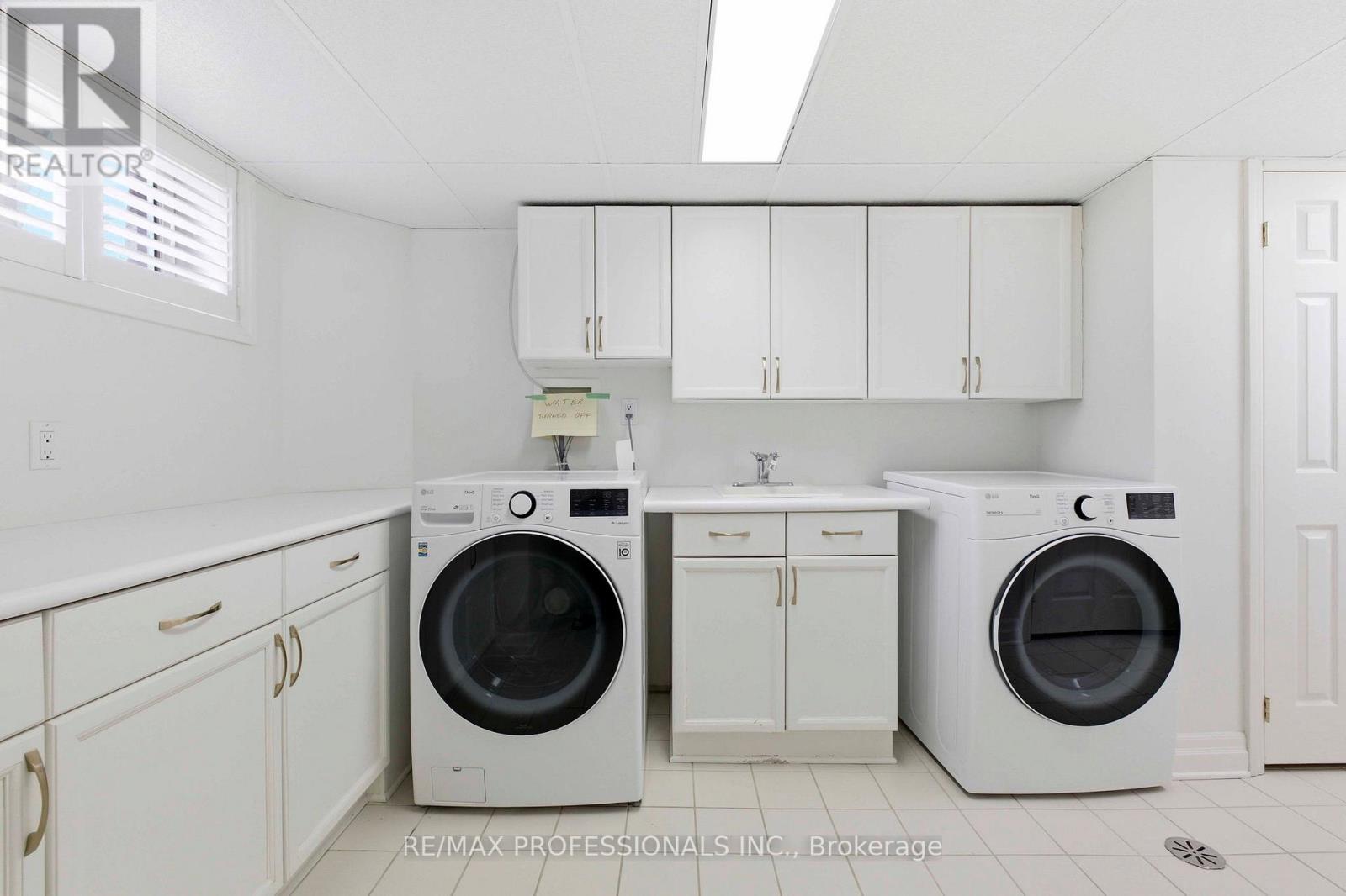 10 Edgemore Drive, Toronto, Ontario  M8Y 2M8 - Photo 34 - W13034930