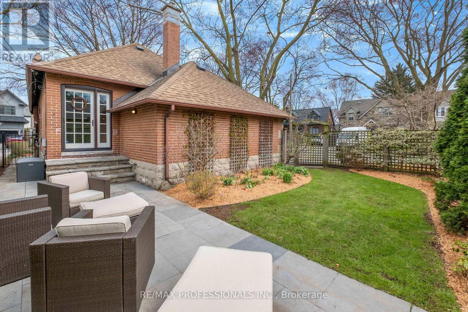 10 Edgemore Drive, Toronto, Ontario  M8Y 2M8 - Photo 36 - W13034930