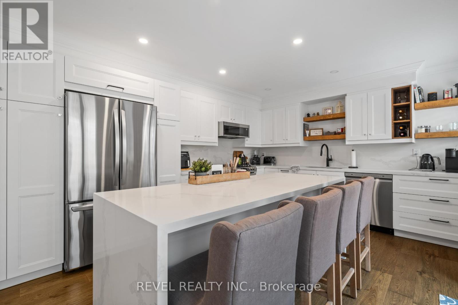 5609 Thorn Lane, Burlington, Ontario  L7L 6T5 - Photo 17 - W12851636