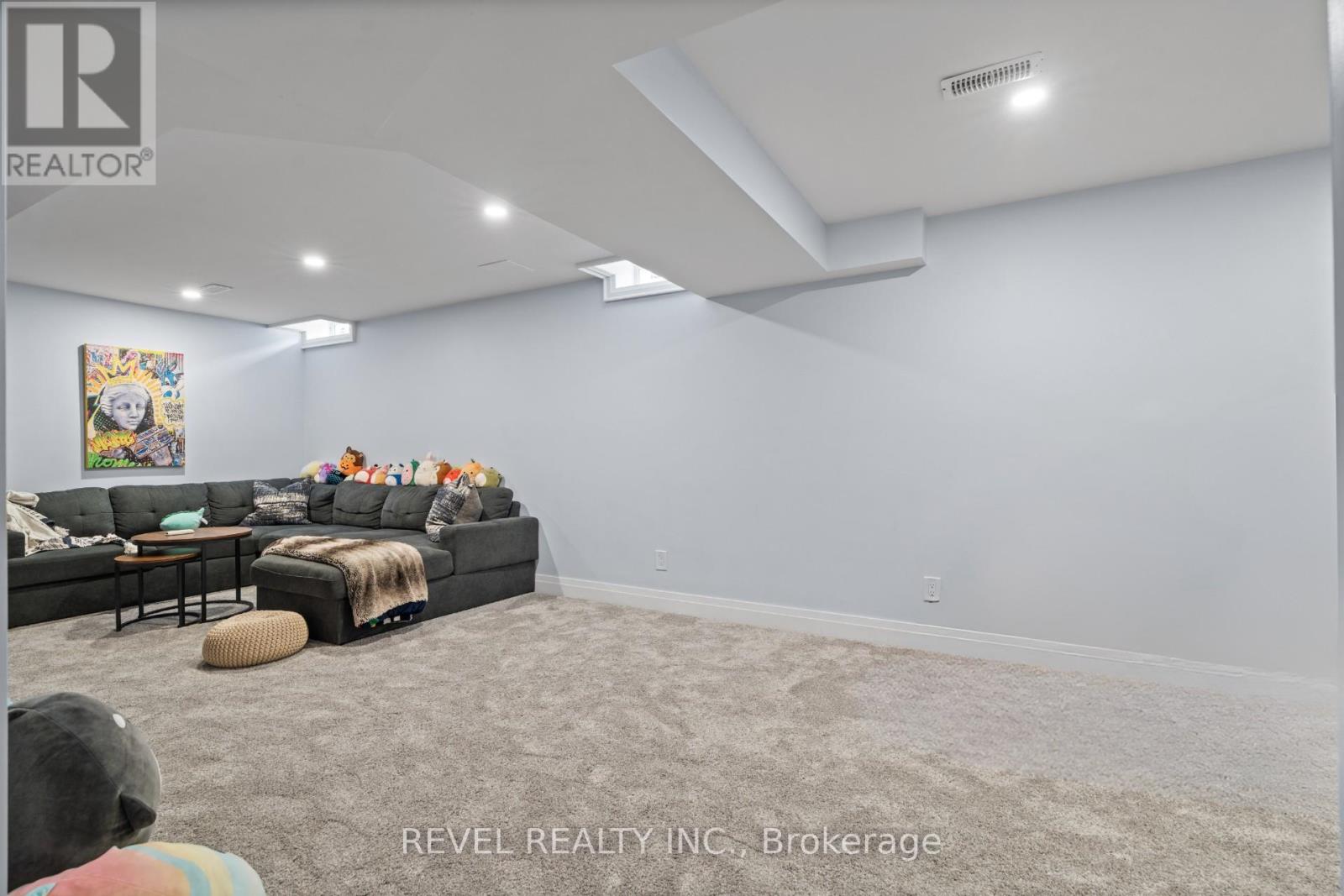 5609 Thorn Lane, Burlington, Ontario  L7L 6T5 - Photo 36 - W12851636