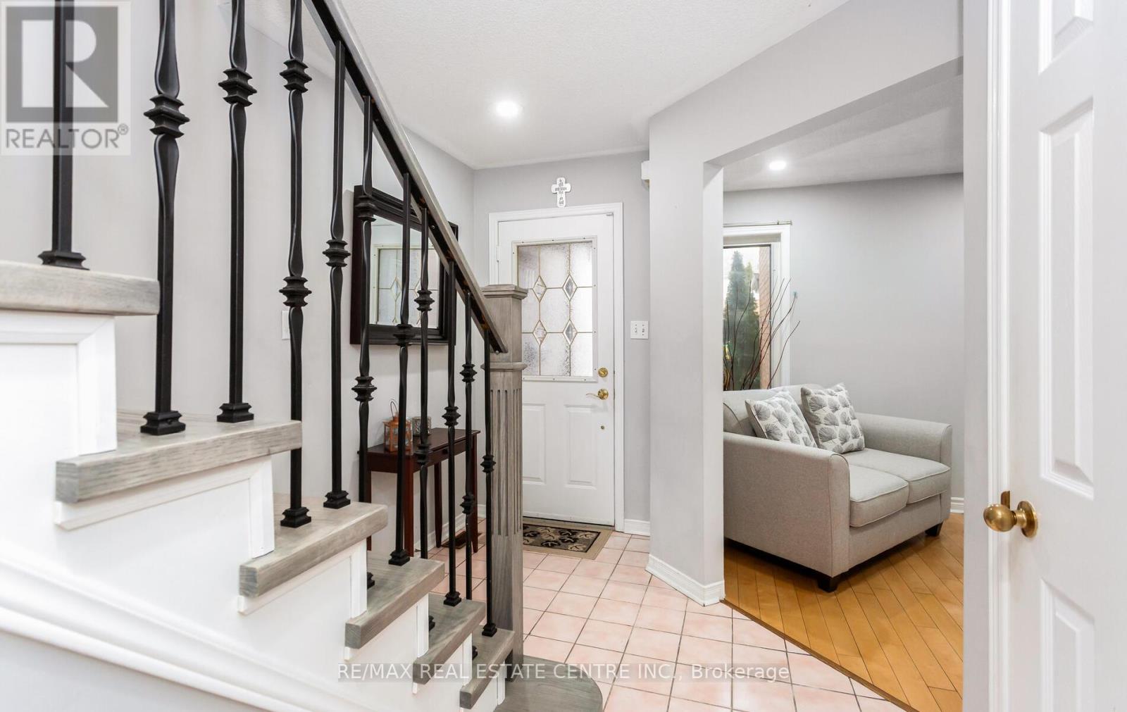 66 - 2555 Thomas Street, Mississauga, Ontario  L5M 5P6 - Photo 3 - W12887158