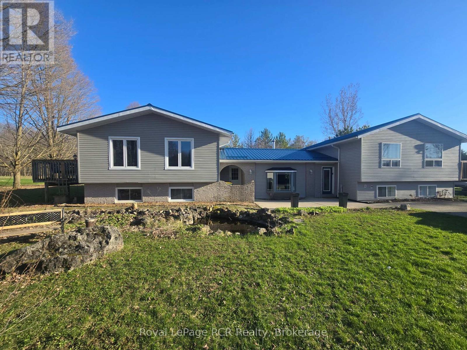 208 Pellisier Street, Grey Highlands, Ontario  N0C 1E0 - Photo 1 - X12855968