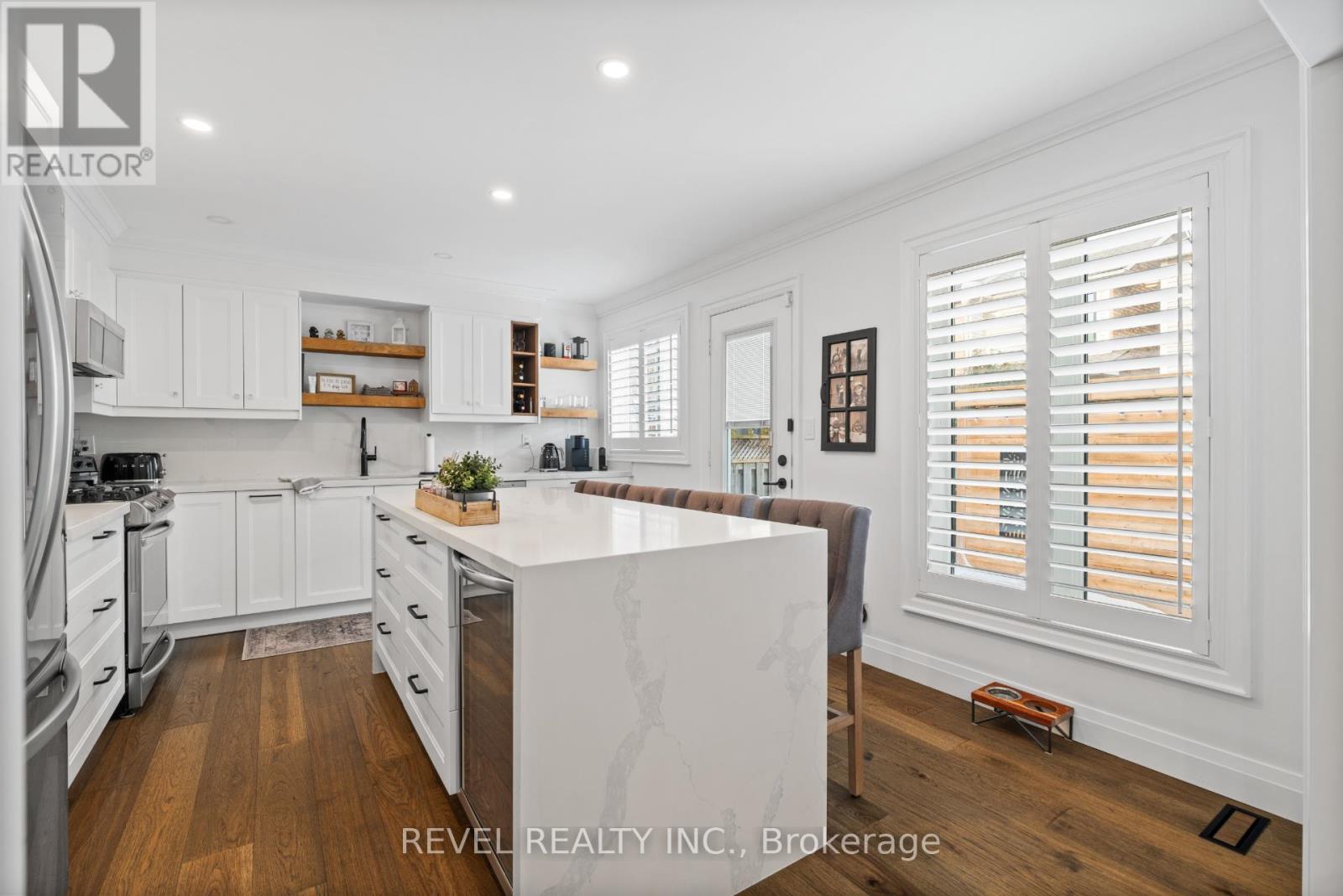 5609 Thorn Lane, Burlington, Ontario  L7L 6T5 - Photo 15 - W12851636