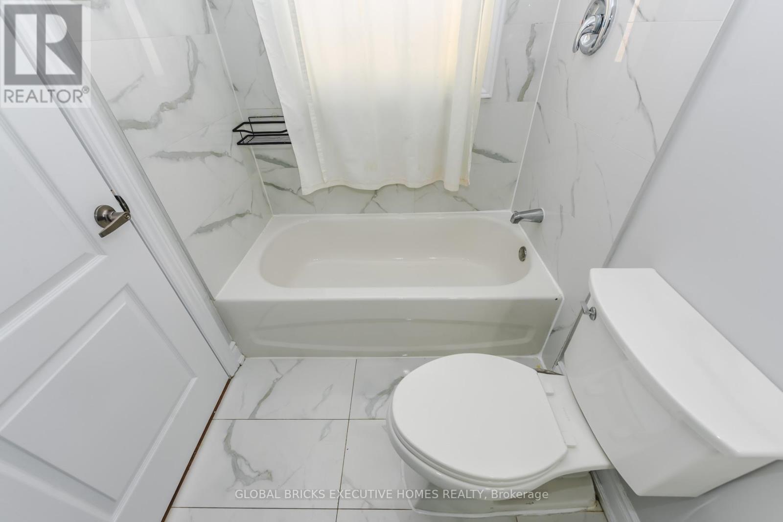 77 Blackthorn Lane, Brampton, Ontario  L6V 3L1 - Photo 11 - W12895942