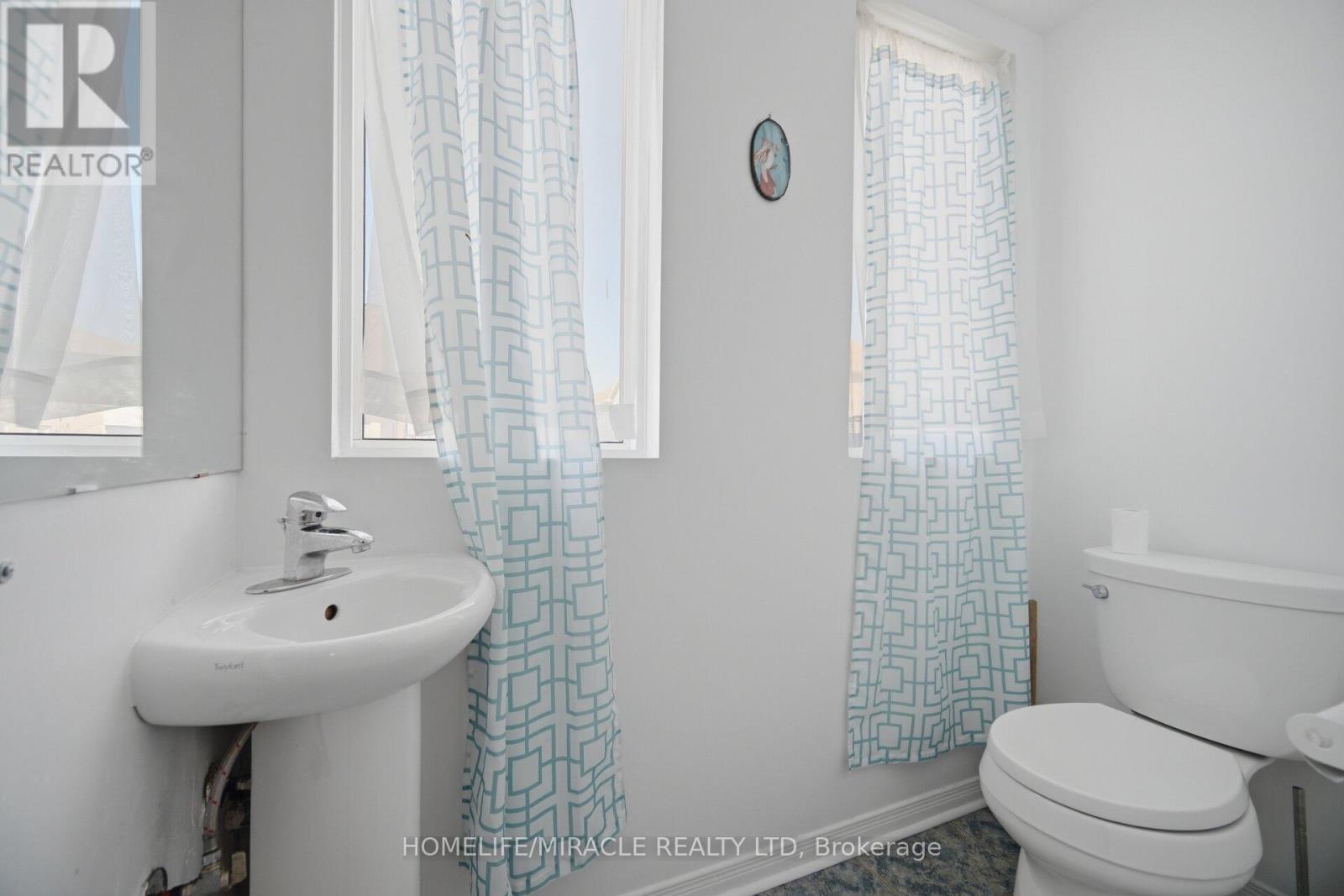 2002 - 3049 Finch Avenue W, Toronto, Ontario  M9M 0A5 - Photo 20 - W13014084