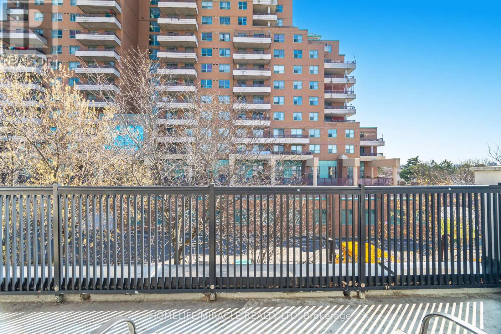 2002 - 3049 Finch Avenue W, Toronto, Ontario  M9M 0A5 - Photo 21 - W13014084