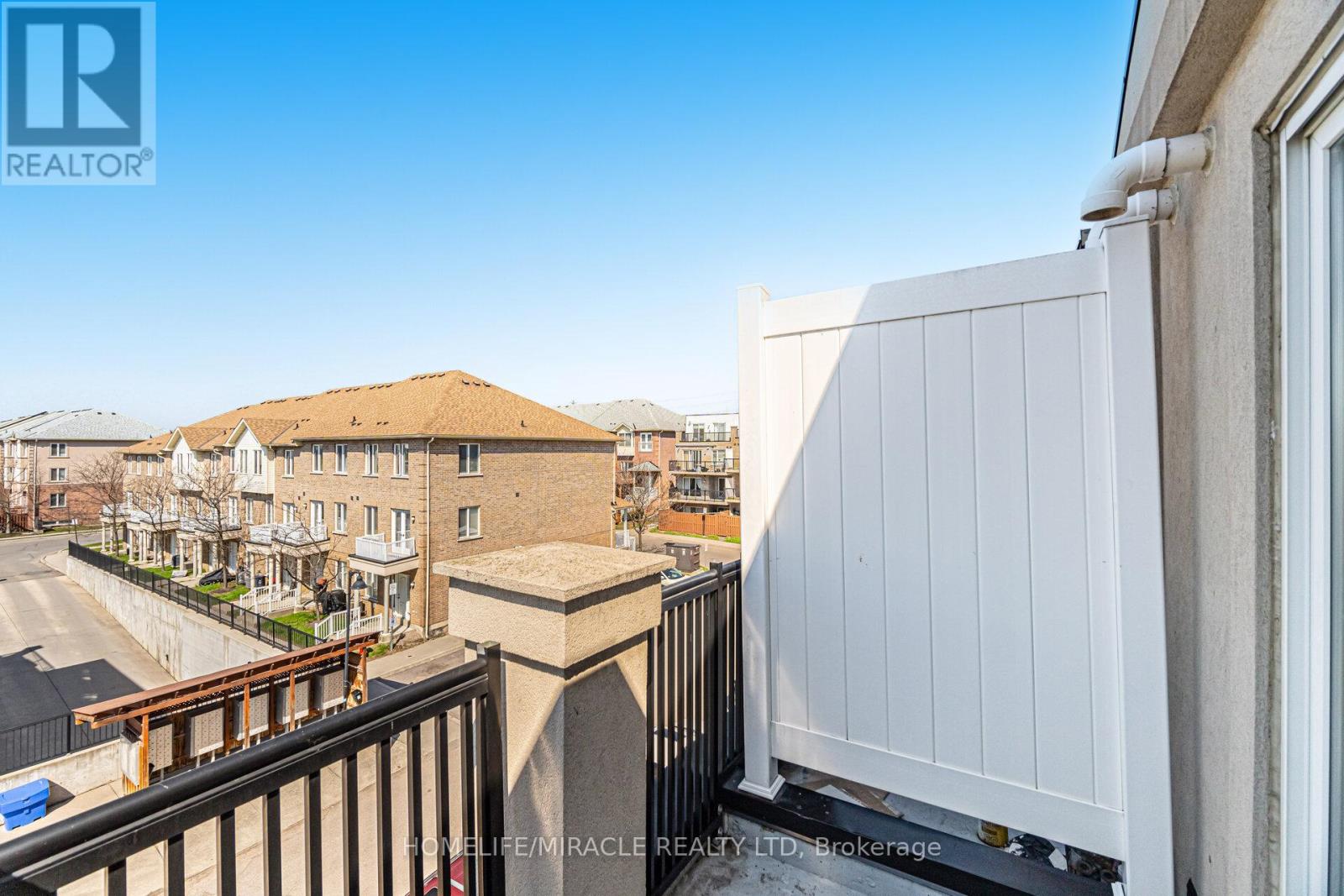 2002 - 3049 Finch Avenue W, Toronto, Ontario  M9M 0A5 - Photo 32 - W13014084