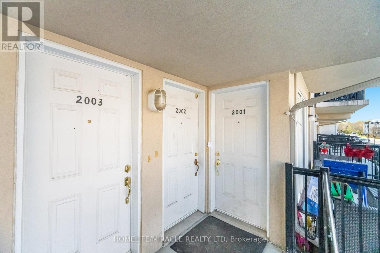 2002 - 3049 Finch Avenue W, Toronto, Ontario  M9M 0A5 - Photo 5 - W13014084