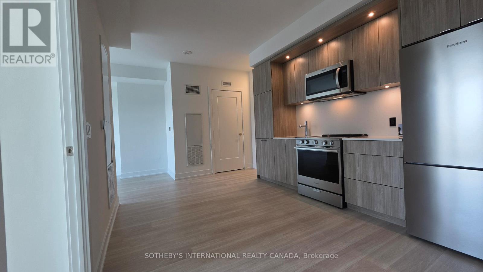 2410 - 60 Central Park Road Way, Toronto, Ontario  M9A 0E6 - Photo 13 - W13027860