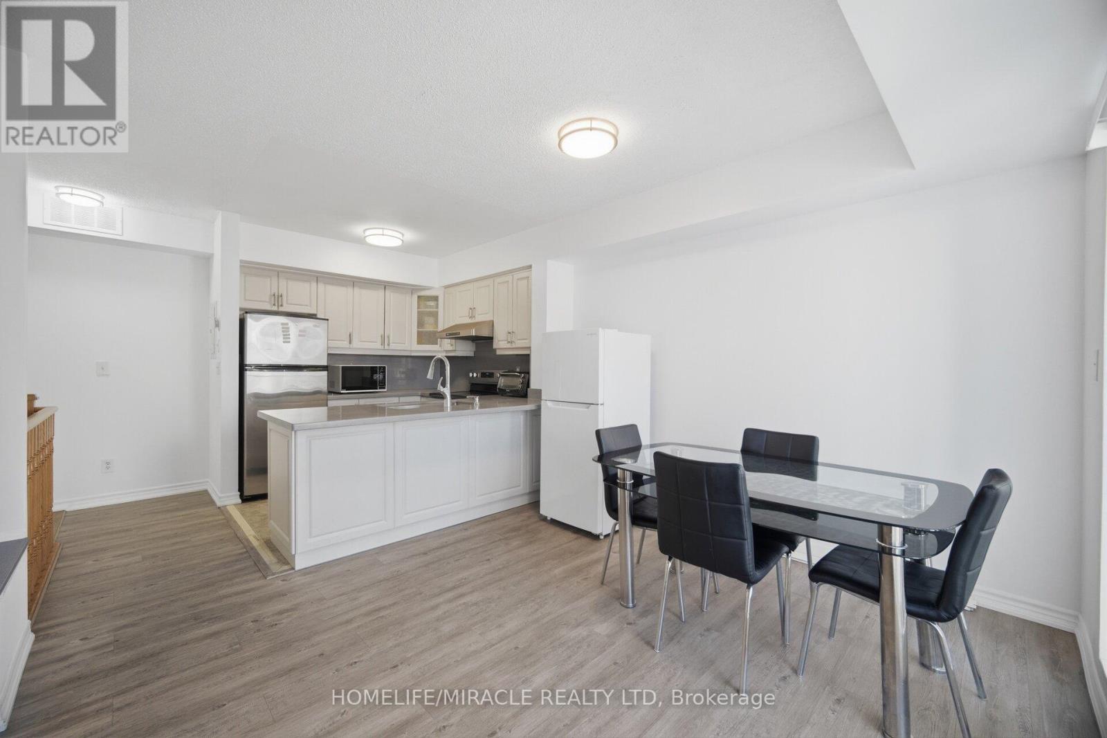 2002 - 3049 Finch Avenue W, Toronto, Ontario  M9M 0A5 - Photo 6 - W13014084