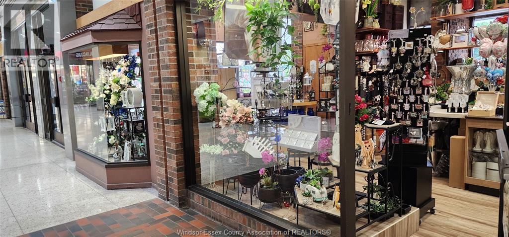 MLS# 26009015: 3681 TECUMSEH ROAD East Unit# B, Windsor, Canada