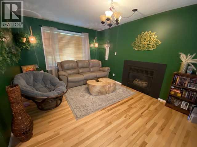10411 109 Avenue, High Level, Alberta  T0H 1Z0 - Photo 2 - A2245338