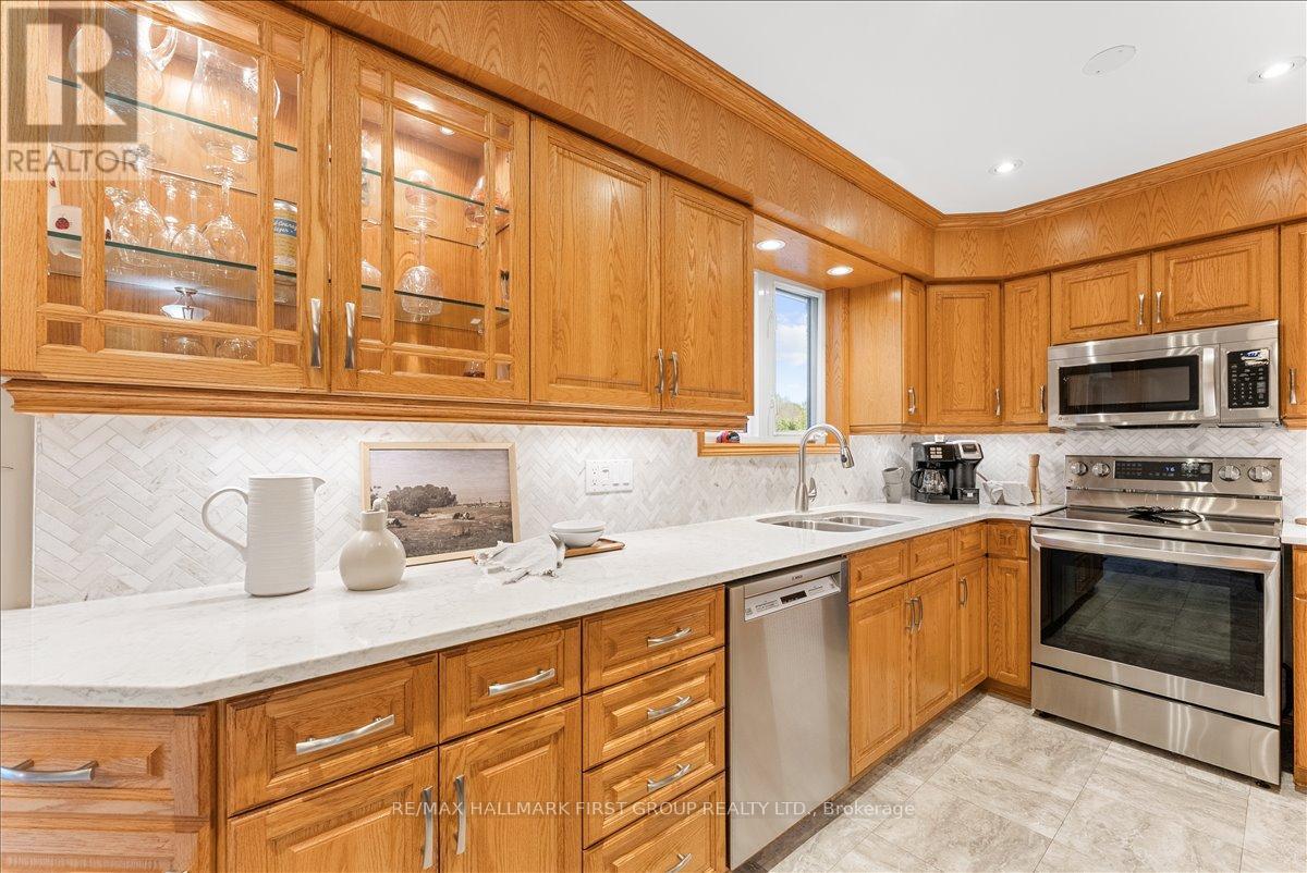 68 Resolute Crescent, Whitby, Ontario  L1P 1G2 - Photo 11 - E13034956