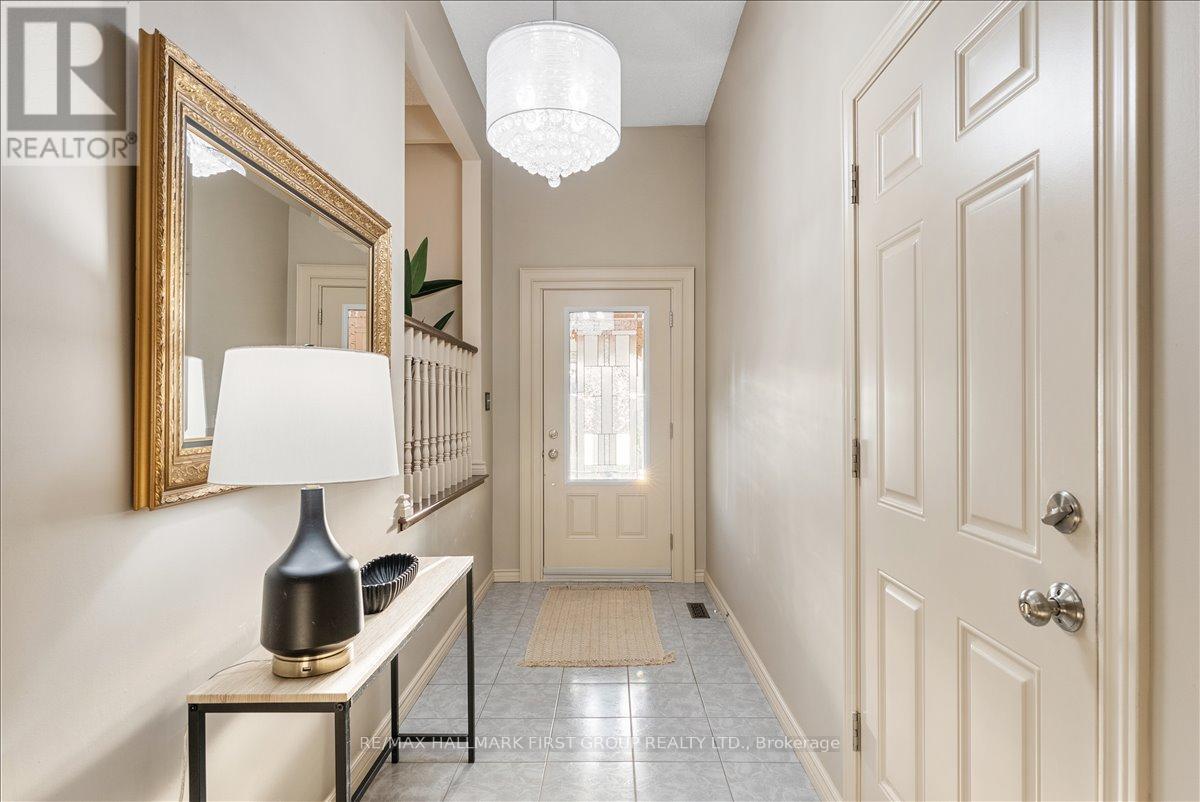 68 Resolute Crescent, Whitby, Ontario  L1P 1G2 - Photo 4 - E13034956