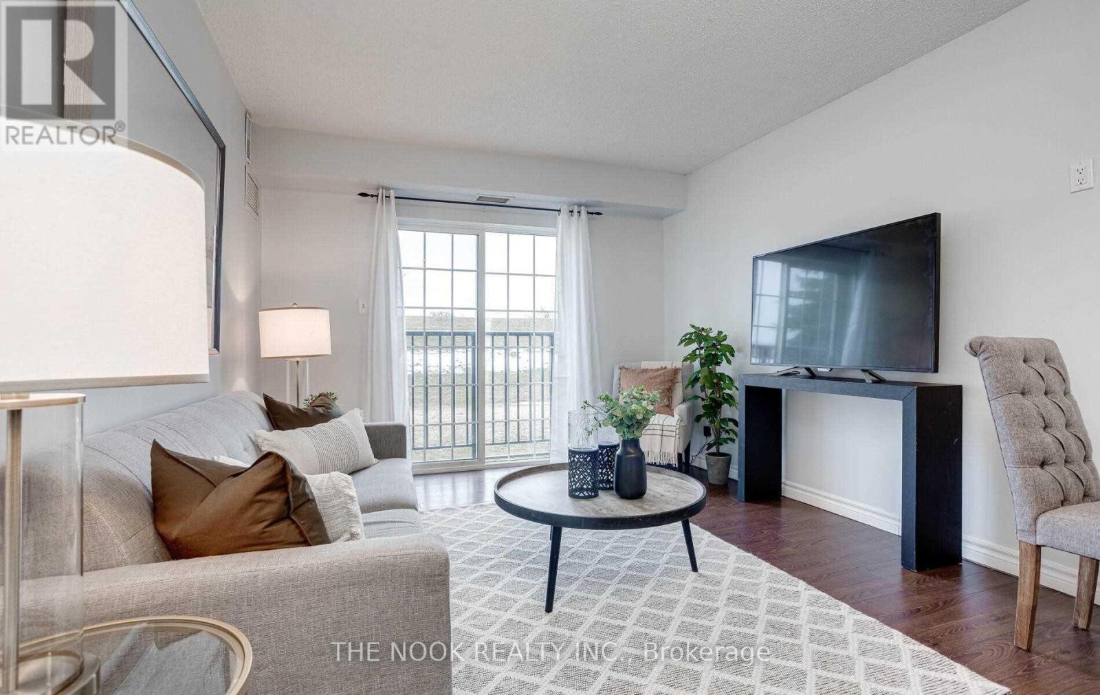 109 - 90 Aspen Springs Drive, Clarington, Ontario  L1C 5N7 - Photo 2 - E13034990