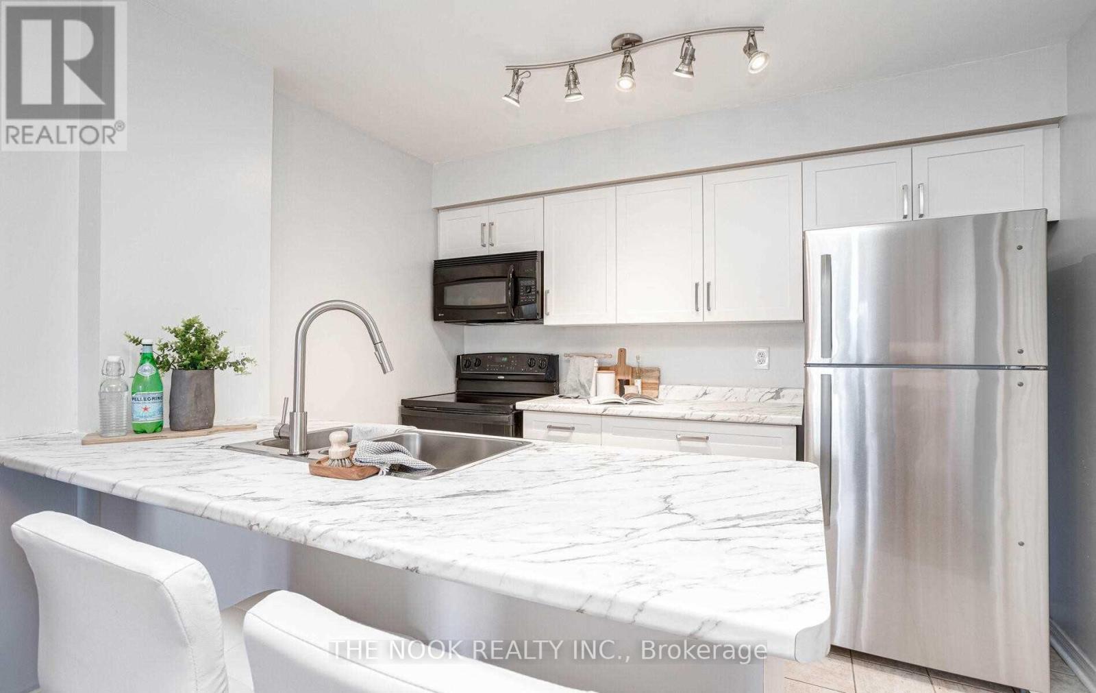 109 - 90 Aspen Springs Drive, Clarington, Ontario  L1C 5N7 - Photo 5 - E13034990