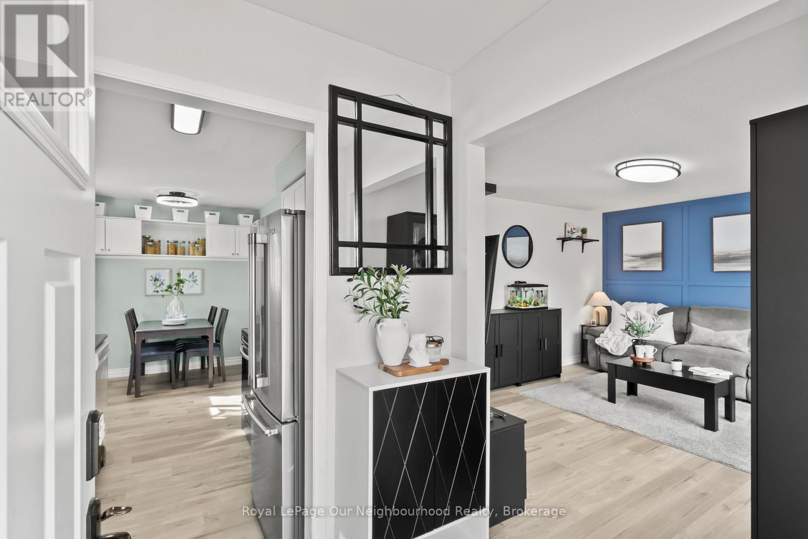 81 Swanston Crescent, Ajax, Ontario  L1S 3J5 - Photo 4 - E13035032