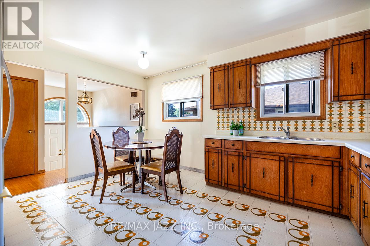 28 Pilot Street, Toronto (West Hill), Ontario  M1E 2C5 - Photo 10 - E13035166