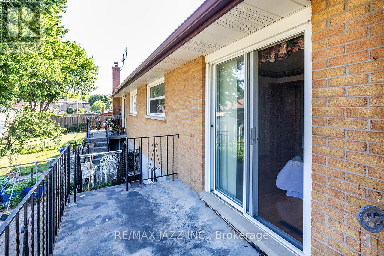 28 Pilot Street, Toronto (West Hill), Ontario  M1E 2C5 - Photo 20 - E13035166