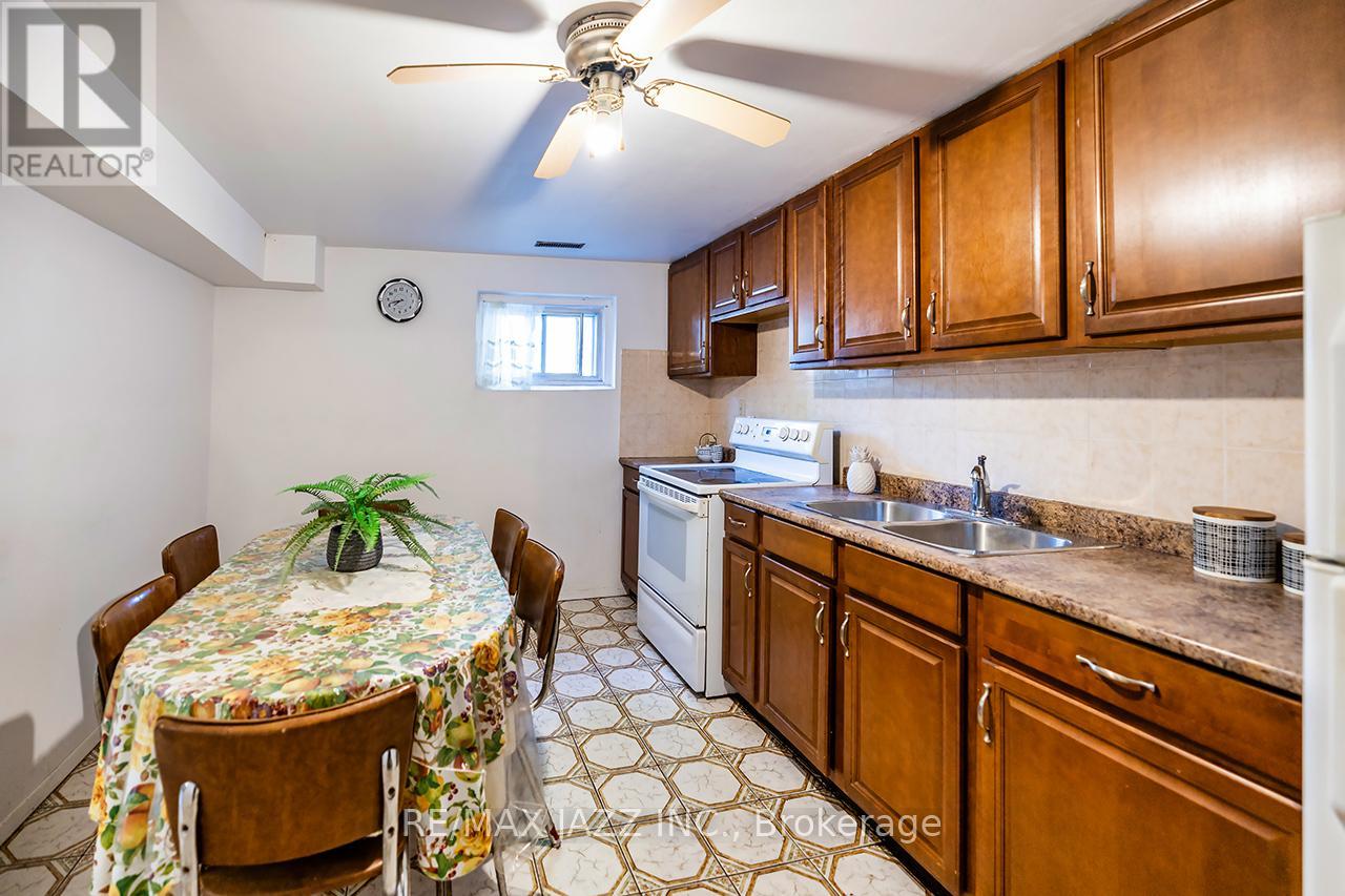 28 Pilot Street, Toronto (West Hill), Ontario  M1E 2C5 - Photo 25 - E13035166