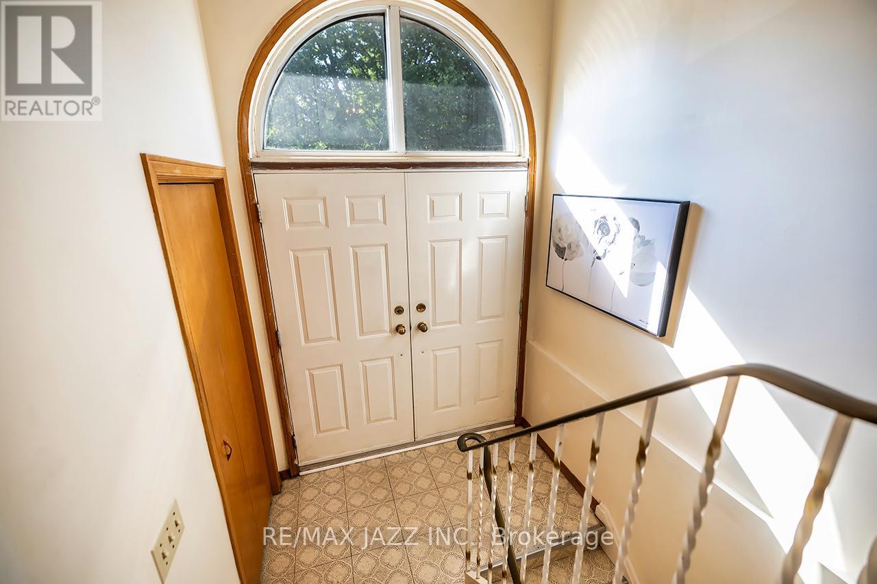 28 Pilot Street, Toronto (West Hill), Ontario  M1E 2C5 - Photo 3 - E13035166