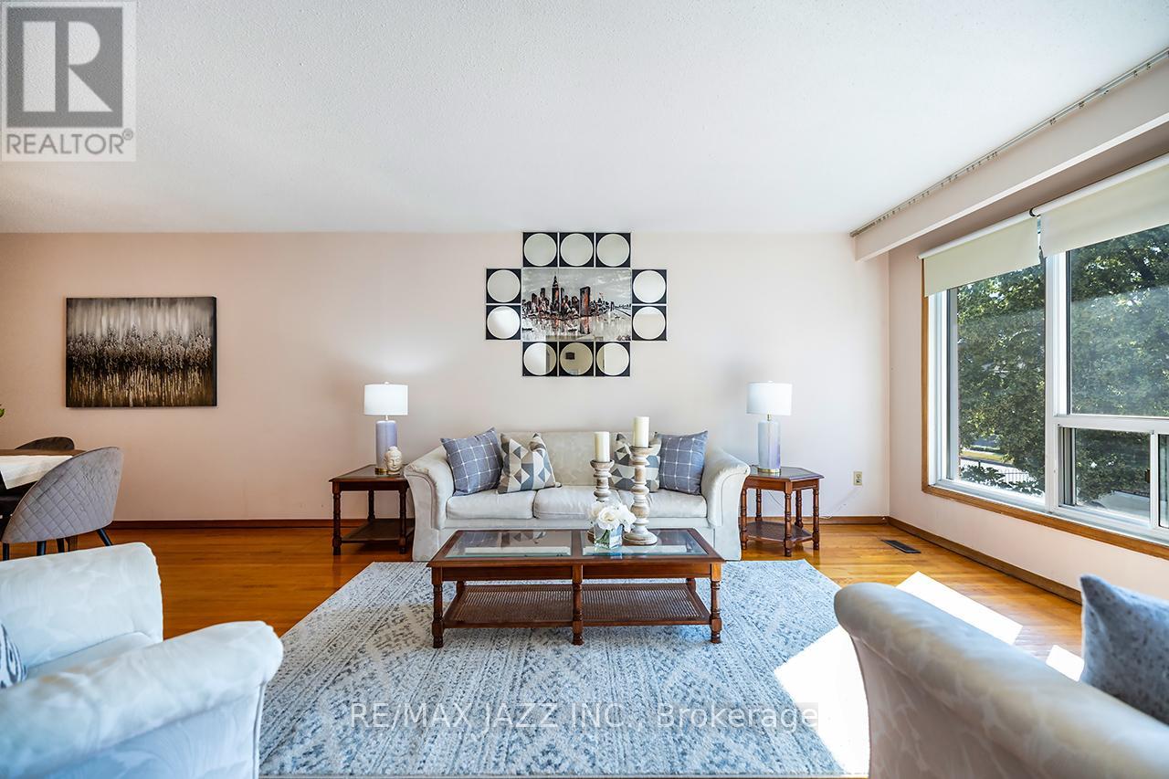 28 Pilot Street, Toronto (West Hill), Ontario  M1E 2C5 - Photo 4 - E13035166