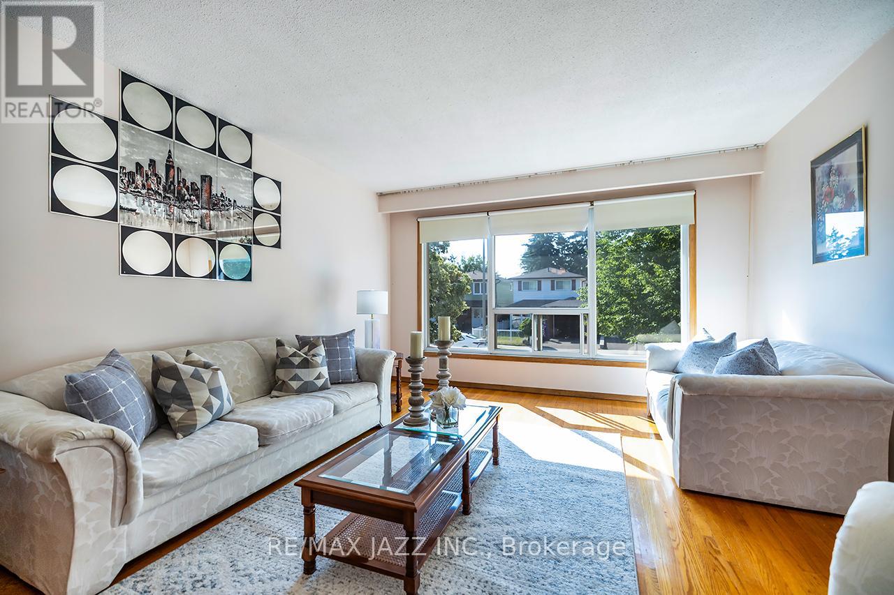 28 Pilot Street, Toronto (West Hill), Ontario  M1E 2C5 - Photo 6 - E13035166