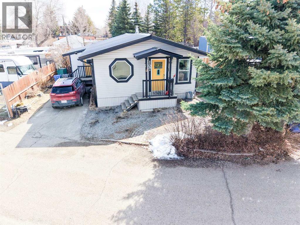107, 6834 59 Avenue, Red Deer, Alberta  T4P 1C9 - Photo 1 - A2302995